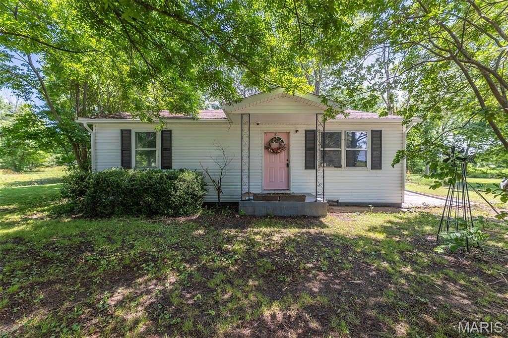 1.76 Acres of Land with Home for Sale in Poplar Bluff, Missouri