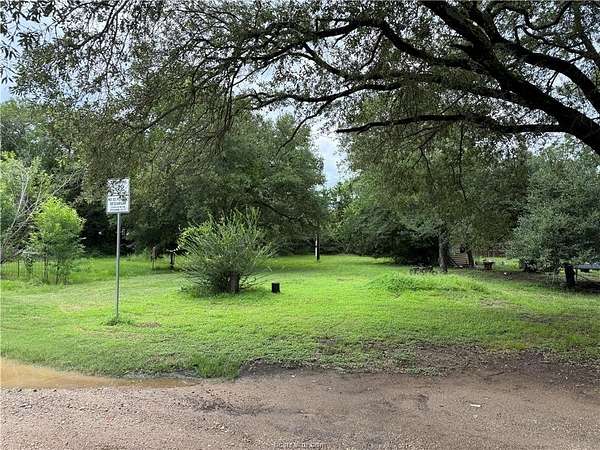 1.6 Acres of Improved Mixed-Use Land for Sale in Bryan, Texas