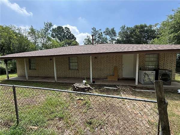 1.6 Acres of Improved Mixed-Use Land for Sale in Bryan, Texas