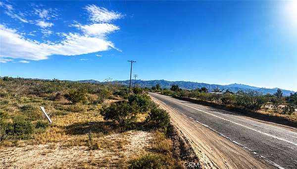 18.6 Acres of Land for Sale in Piñon Hills, California