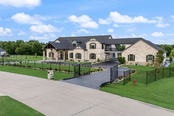 4.25 Acres of Land with Home for Sale in Rockwall, Texas