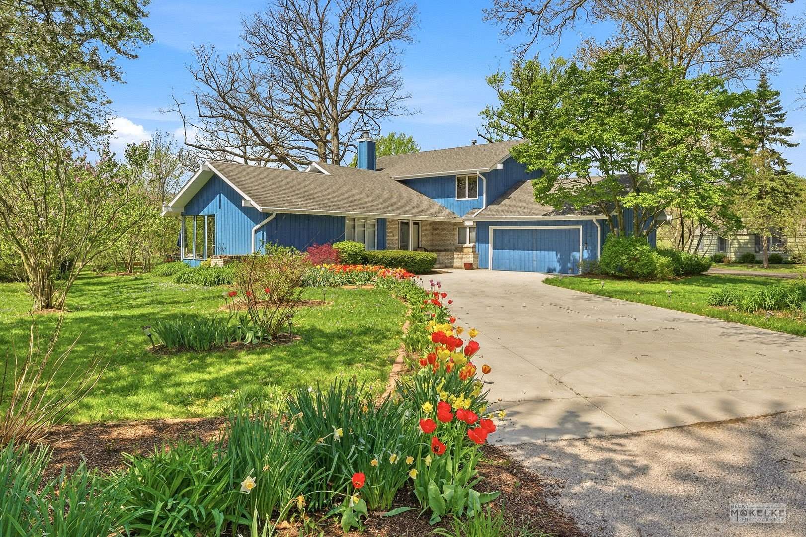 1.6 Acres of Land with Home for Sale in Sugar Grove, Illinois