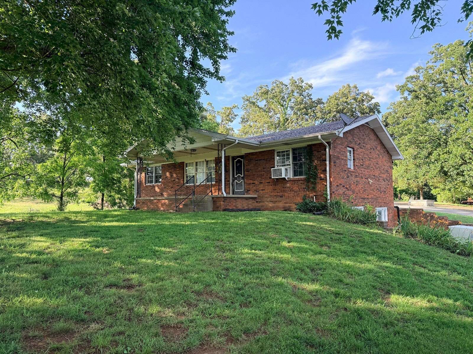 17 Acres of Land with Home for Sale in Central City, Kentucky