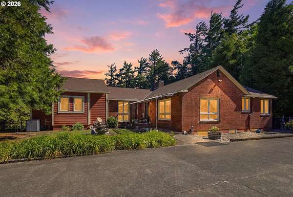 1.59 Acres of Land with Home for Sale in Eugene, Oregon