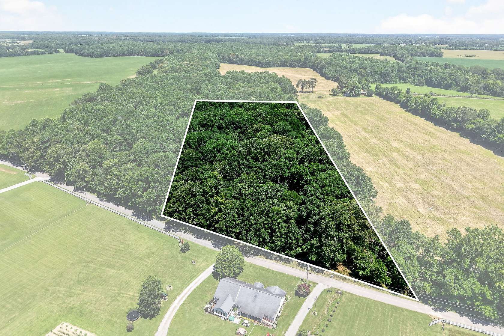 1.73 Acres of Residential Land for Auction in Smithville, Tennessee