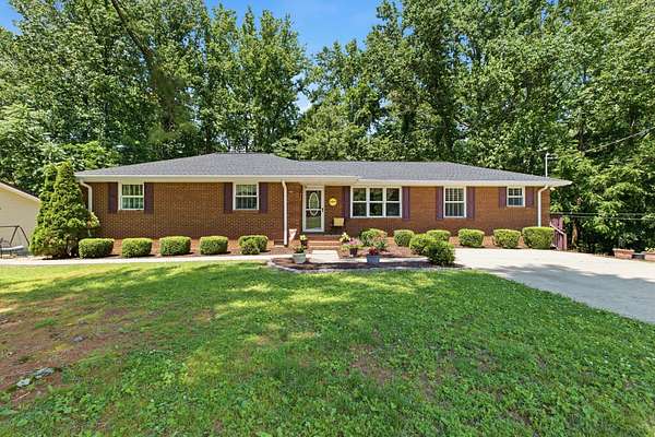 2.7 Acres of Land with Home for Sale in Goodlettsville, Tennessee