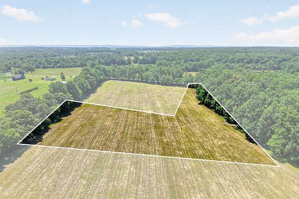 5 Acres of Land for Auction in Smithville, Tennessee