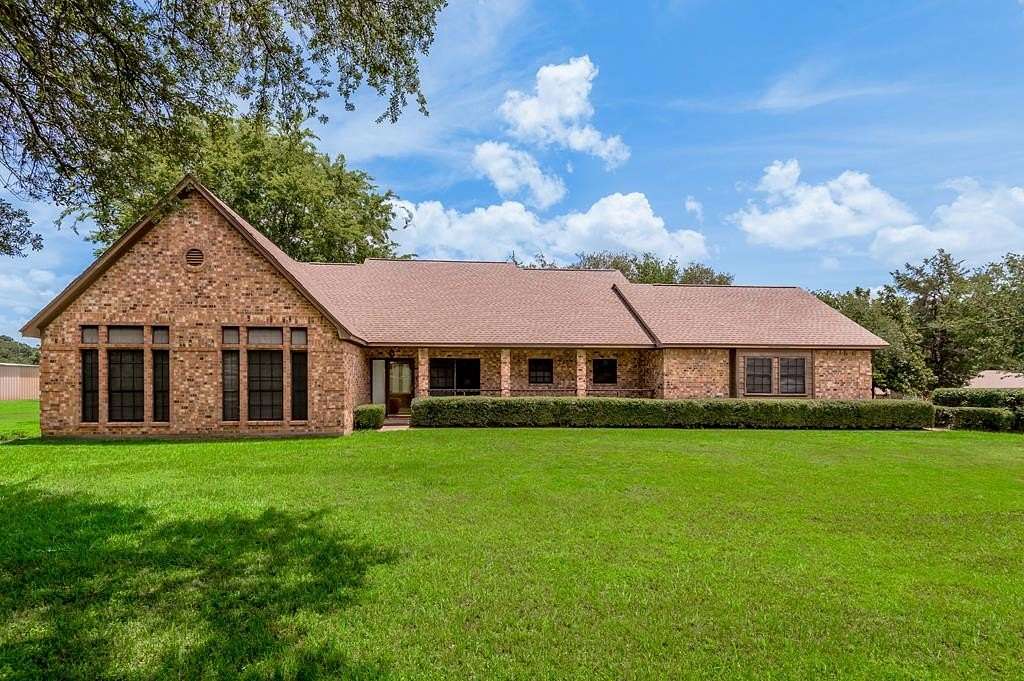 4.84 Acres of Land with Home for Sale in Crockett, Texas