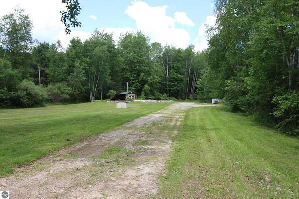 1 Acre of Residential Land for Sale in Shepherd, Michigan