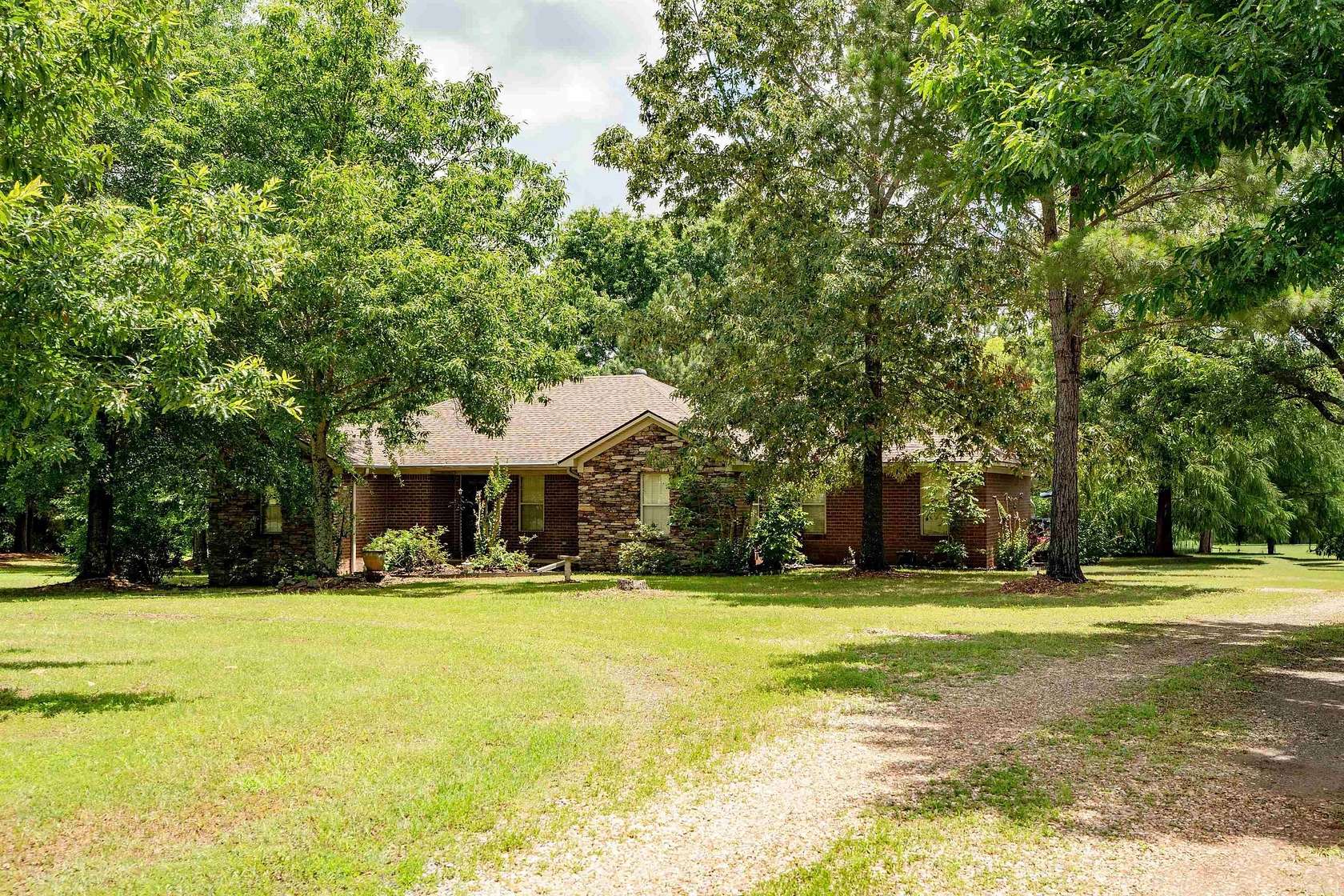 25.3 Acres of Recreational Land with Home for Sale in Quitman, Arkansas