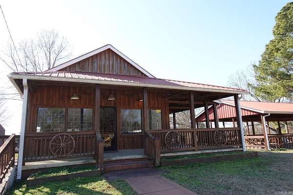 5.25 Acres of Improved Mixed-Use Land for Sale in Rector, Arkansas