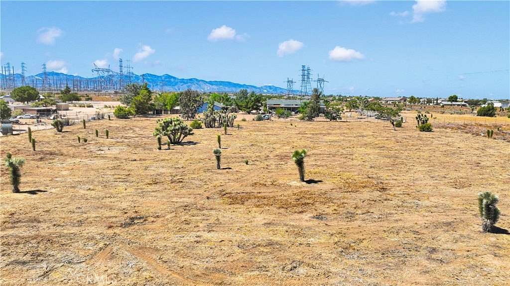 2.27 Acres of Residential Land for Sale in Oak Hills, California