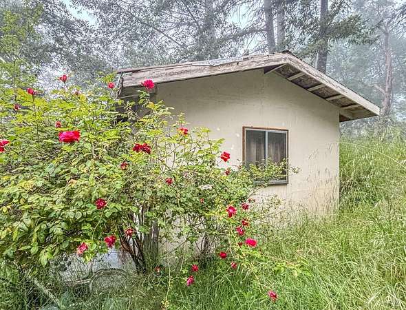 40 Acres of Land for Sale in Willits, California