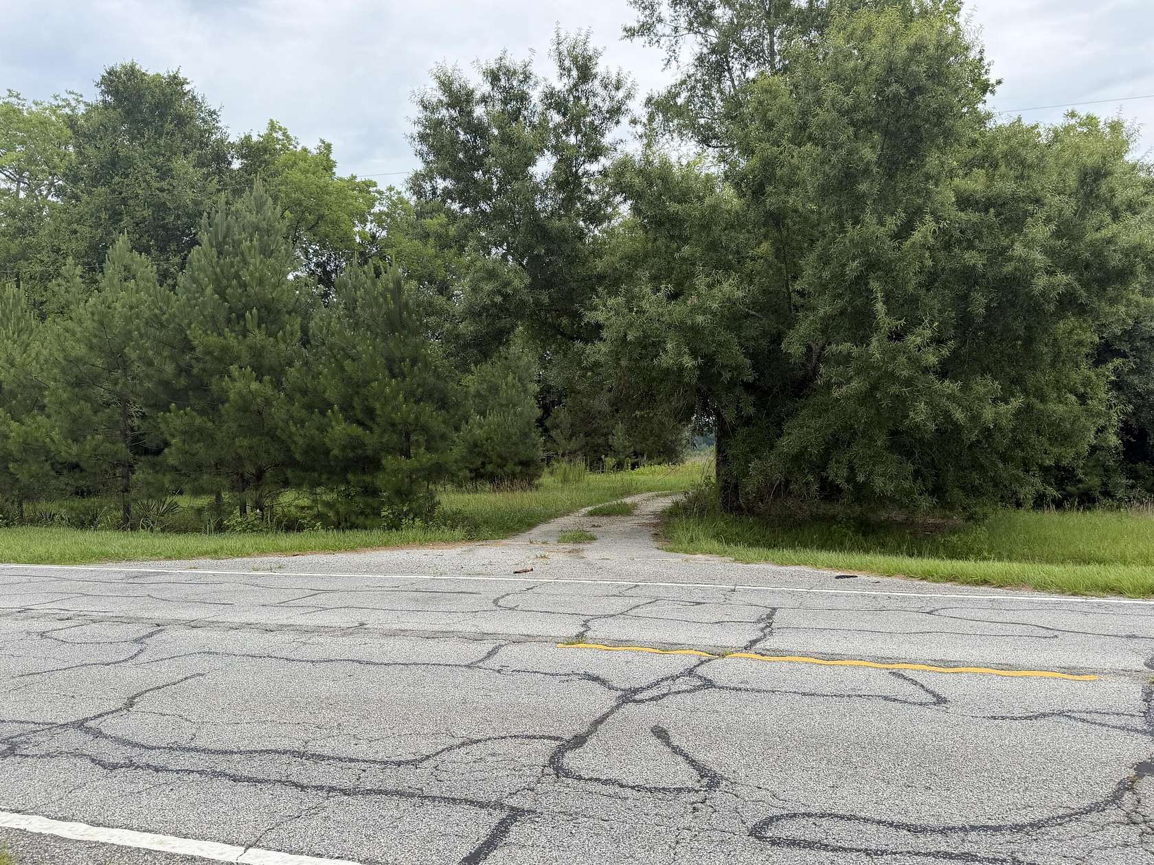 4 Acres of Residential Land for Sale in Holly Hill, South Carolina