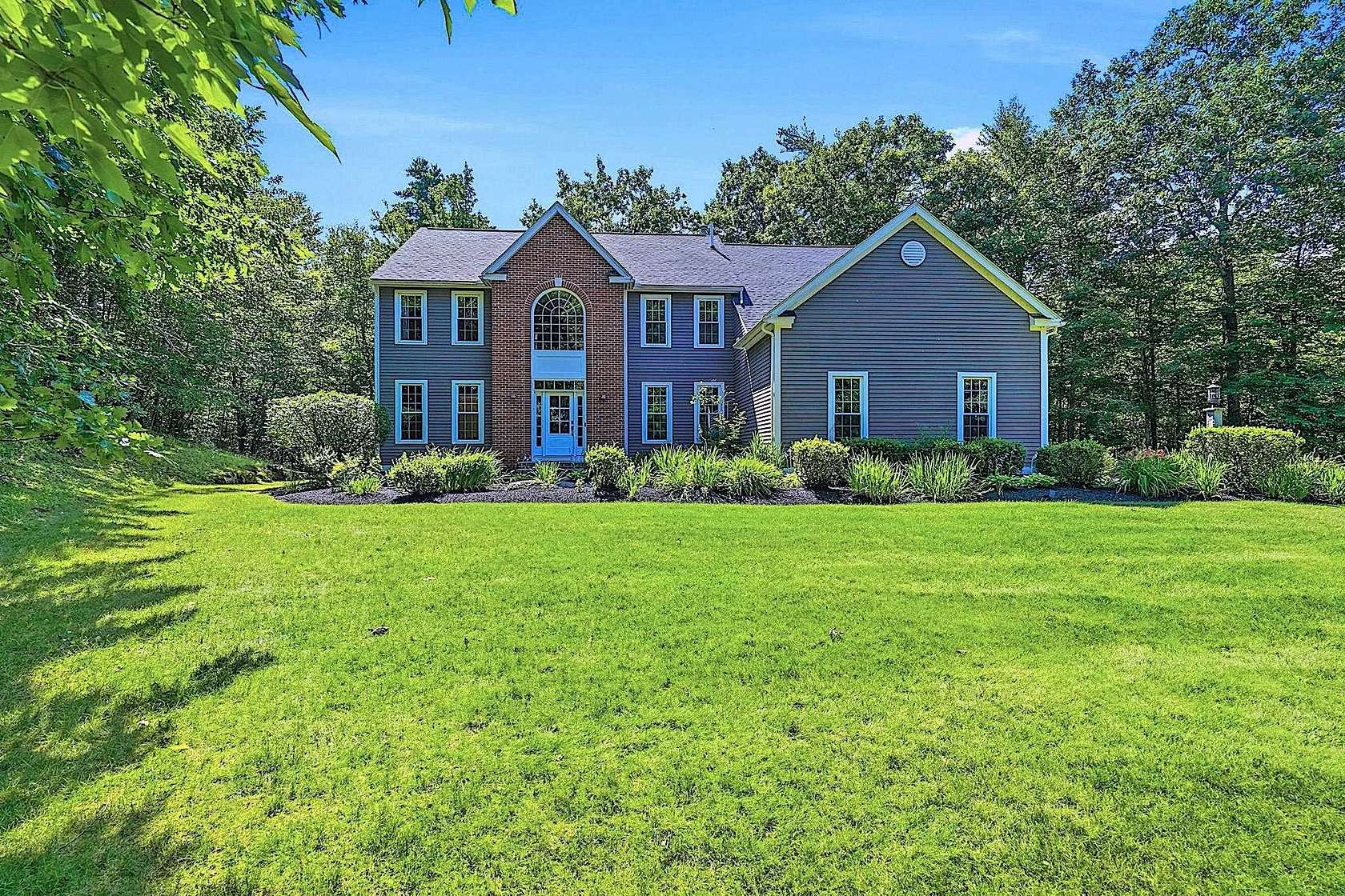 7.14 Acres of Land with Home for Sale in Amherst, New Hampshire