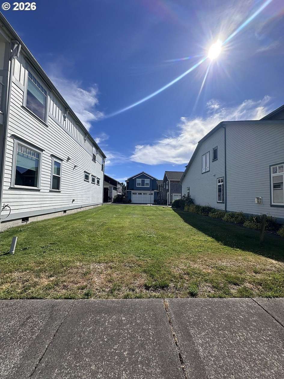 0.05 Acres of Residential Land for Sale in Astoria, Oregon