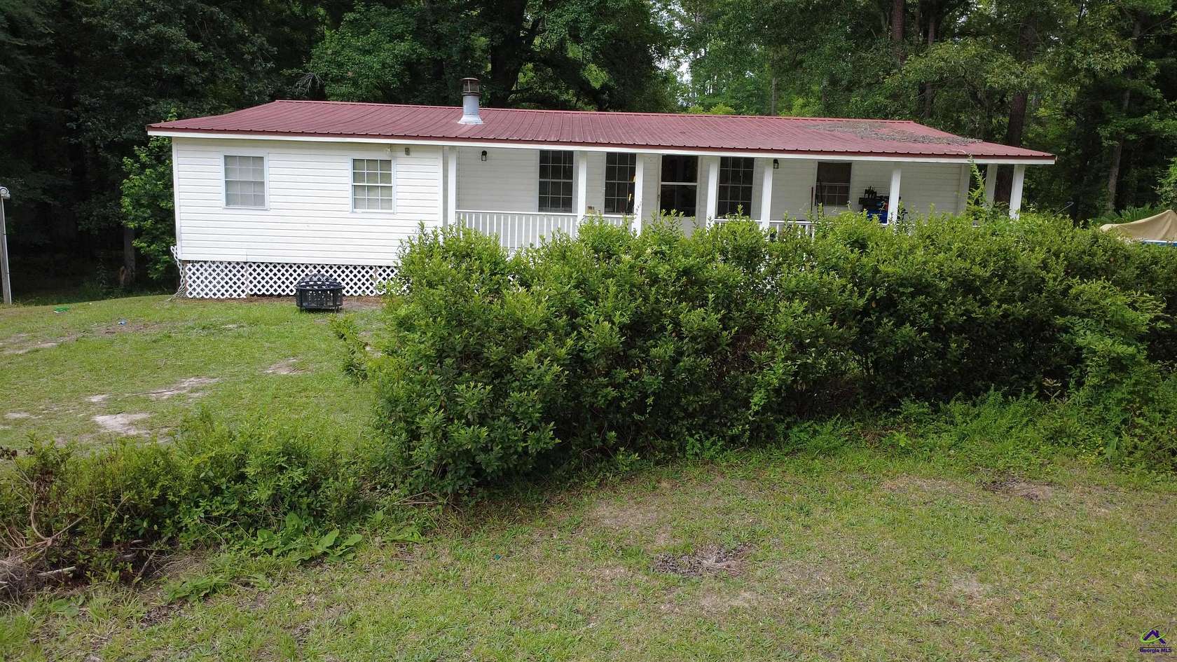 1.5 Acres of Land with Home for Sale in Macon, Georgia