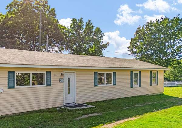 7.7 Acres of Land with Home for Sale in West Plains, Missouri