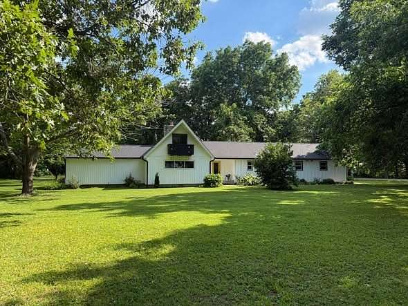 22 Acres of Recreational Land with Home for Sale in East Prairie, Missouri