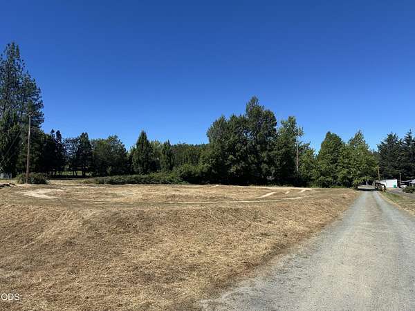 2 Acres of Residential Land for Sale in Grants Pass, Oregon
