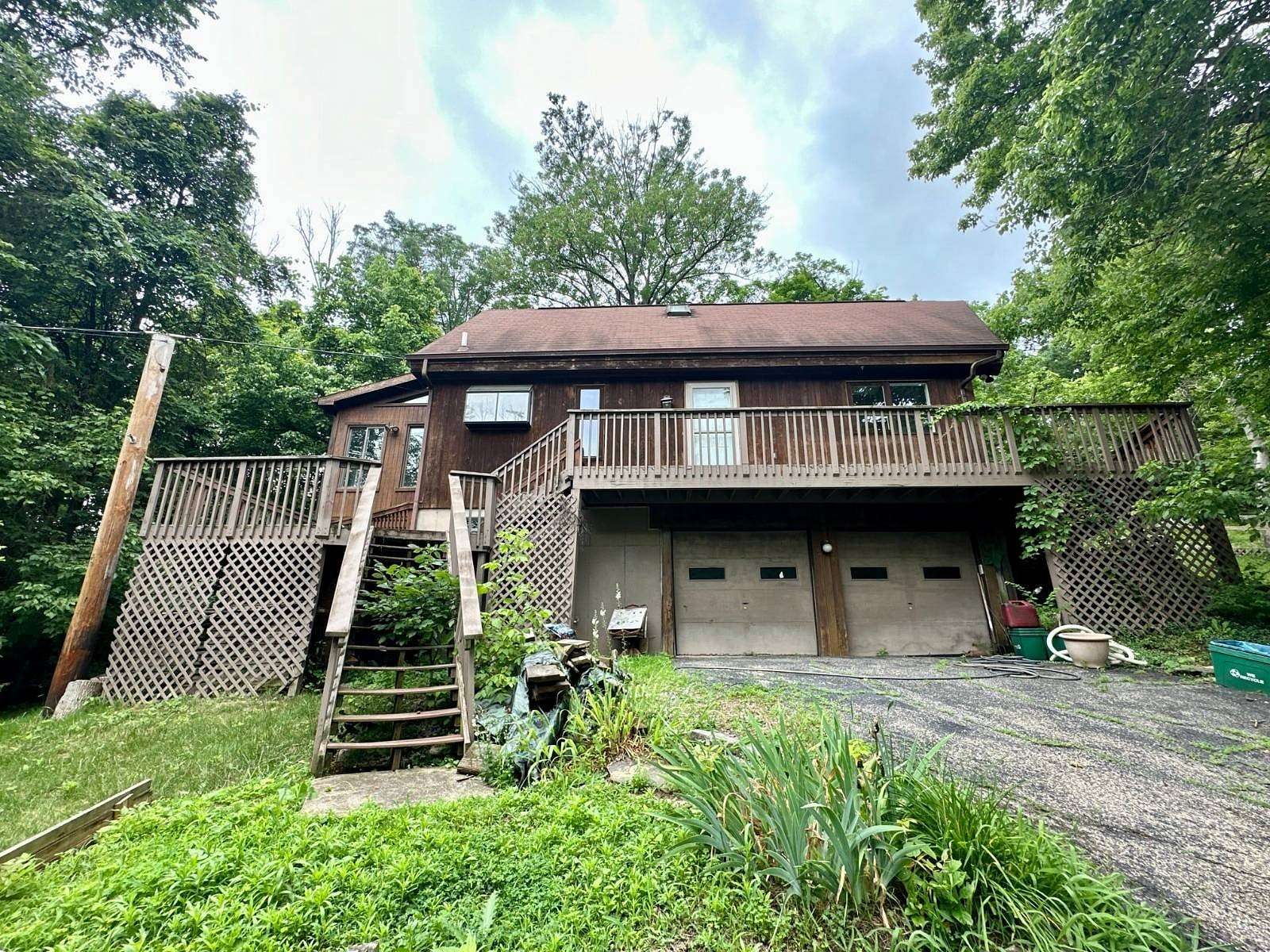 1.64 Acres of Land with Home for Auction in Cincinnati, Ohio