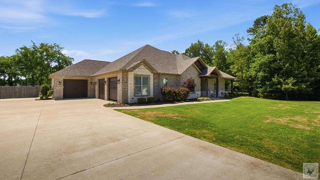 1.65 Acres of Land with Home for Sale in Texarkana, Texas