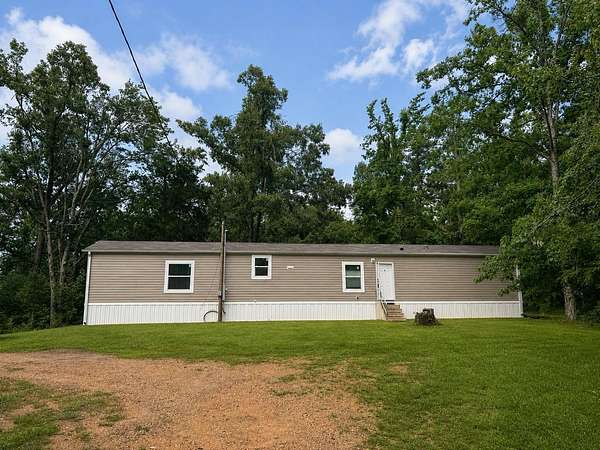 2 Acres of Land with Home for Sale in Savannah, Tennessee