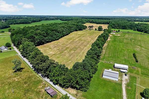 1.18 Acres of Residential Land for Auction in Smithville, Tennessee