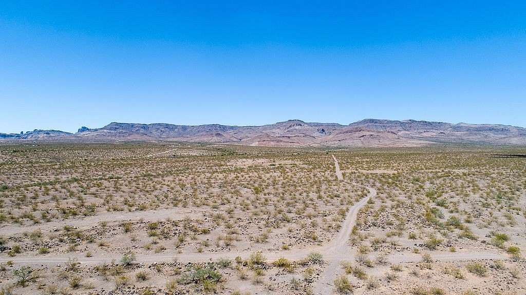 2.35 Acres of Residential Land for Sale in Golden Valley, Arizona