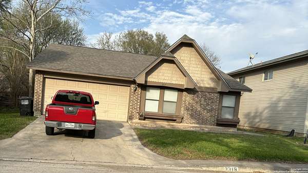 16 Acres of Land with Home for Lease in San Antonio, Texas