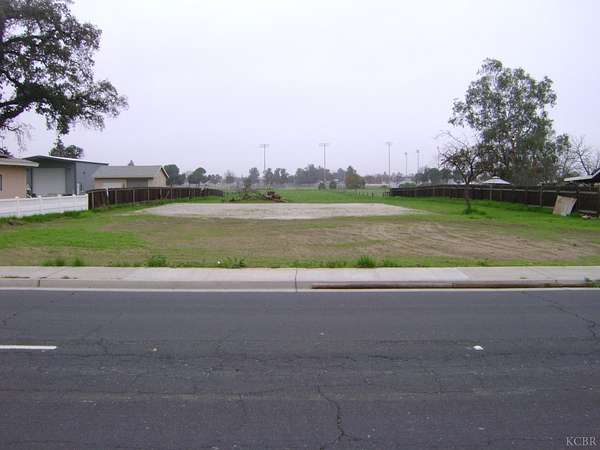 2 Acres of Land for Sale in Hanford, California