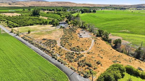 7.14 Acres of Land with Home for Sale in Kennewick, Washington