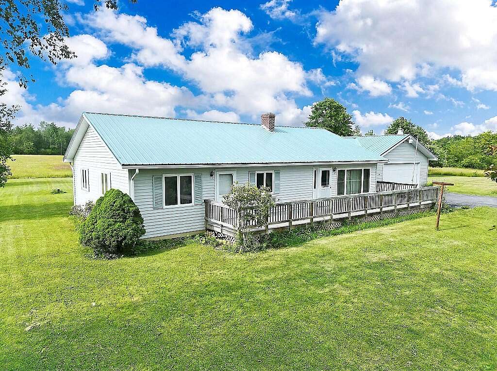 1.89 Acres of Land with Home for Sale in West Gardiner Town, Maine