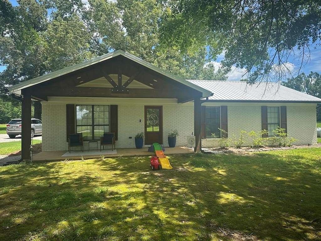 11.9 Acres of Land with Home for Sale in Oxford, Mississippi