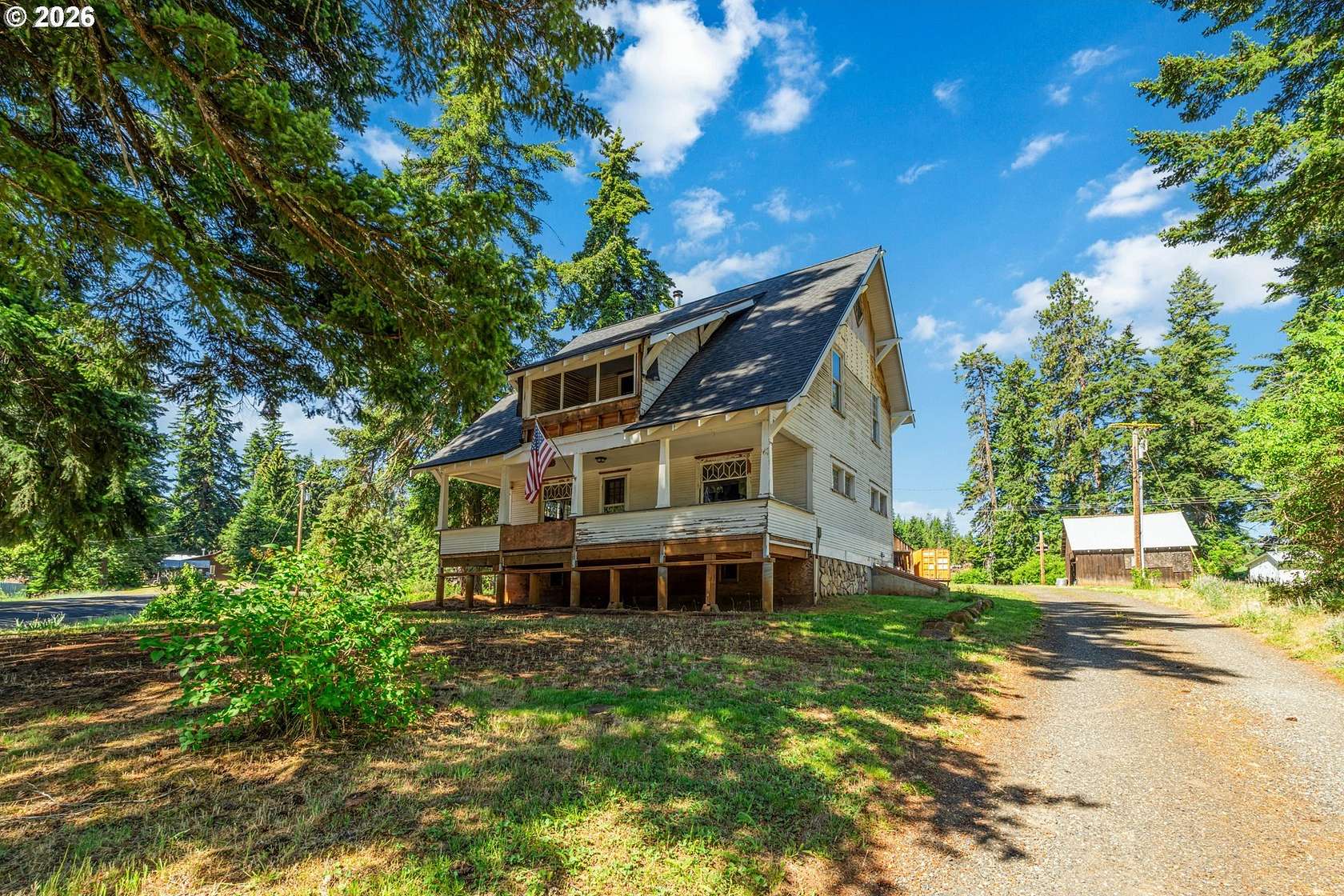 10.5 Acres of Land with Home for Sale in White Salmon, Washington