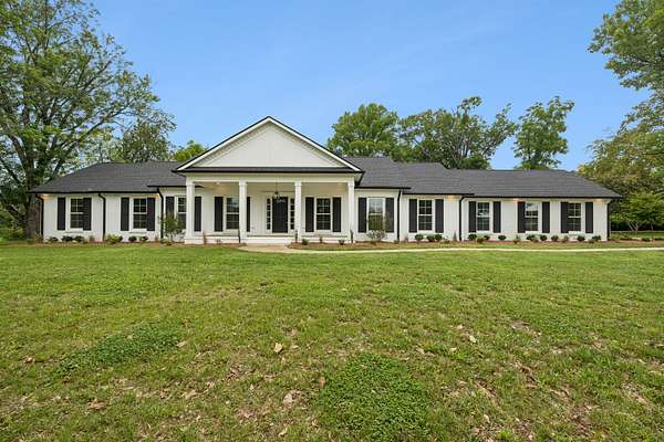 1.7 Acres of Land with Home for Sale in Murfreesboro, Tennessee