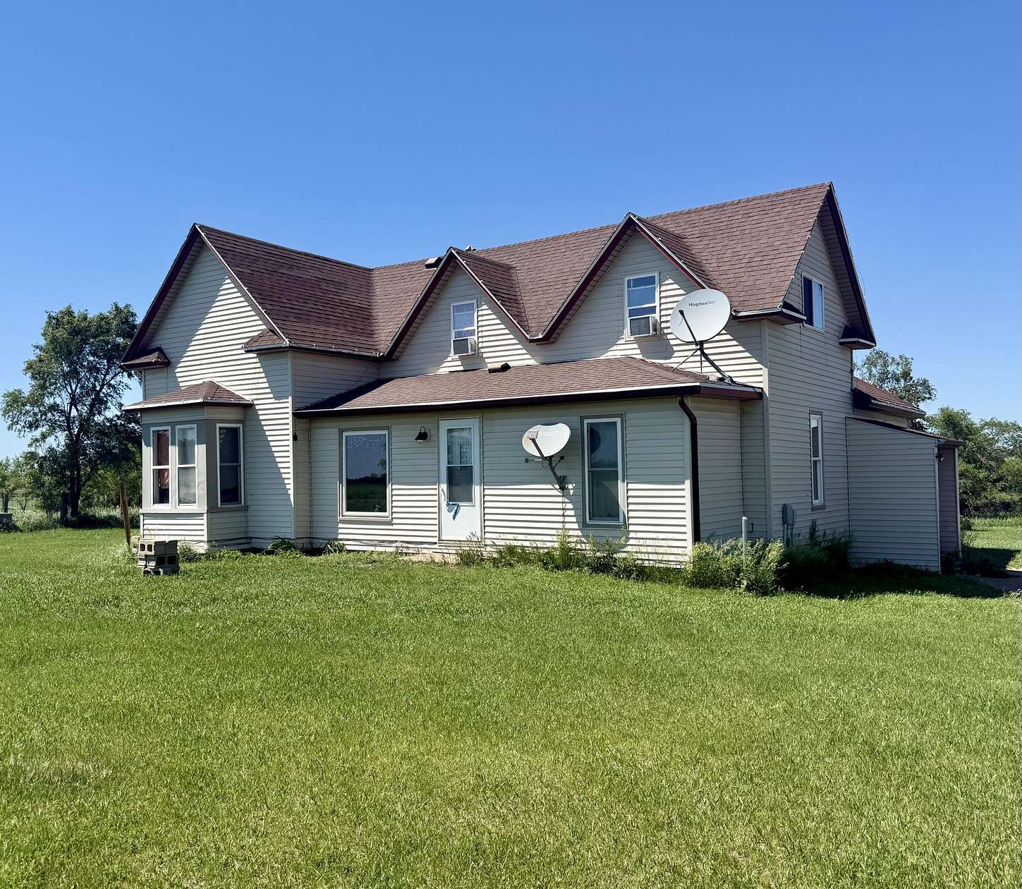 2.27 Acres of Land with Home for Sale in Woonsocket, South Dakota