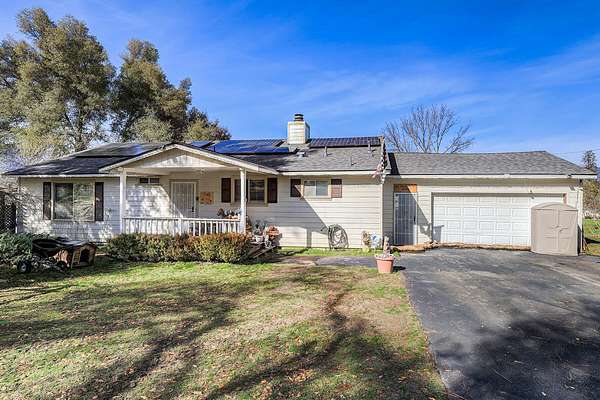 3 Acres of Land with Home for Sale in Oakhurst, California