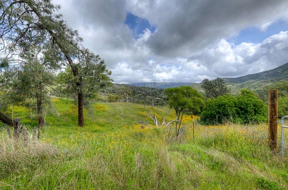 9 Acres of Residential Land for Sale in Prather, California