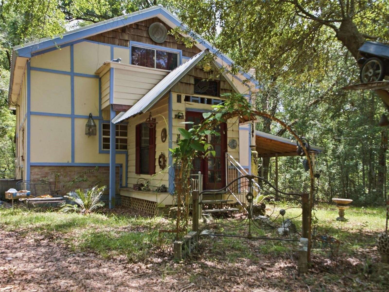 4.78 Acres of Land with Home for Sale in Trenton, Florida