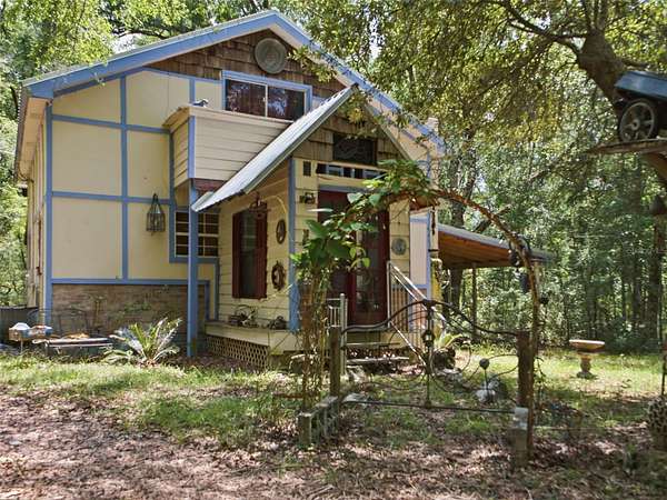 4.78 Acres of Land with Home for Sale in Trenton, Florida
