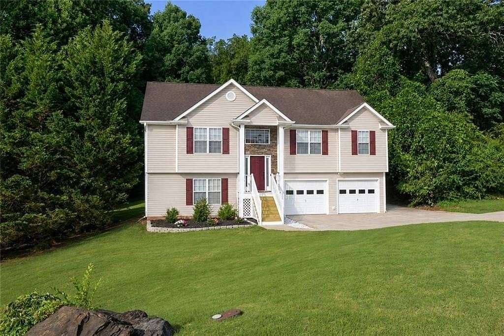 1.63 Acres of Land with Home for Sale in Braselton, Georgia