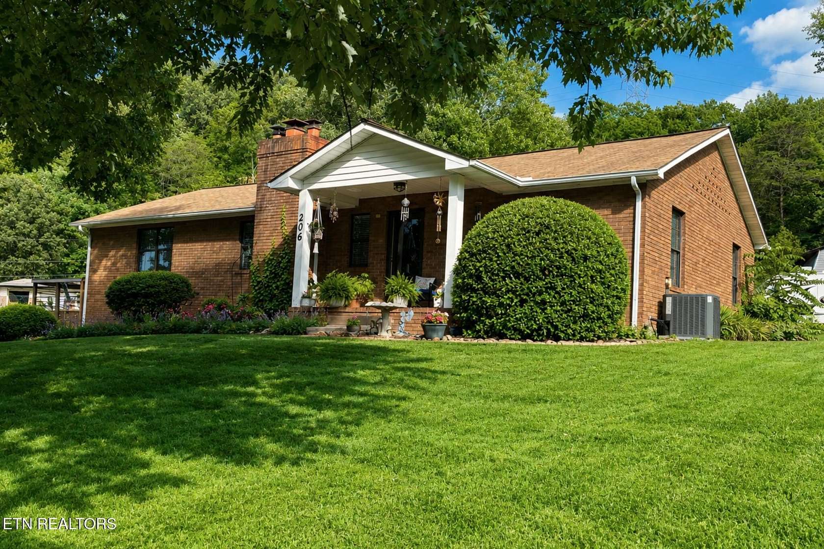 5.58 Acres of Land with Home for Sale in Powell, Tennessee
