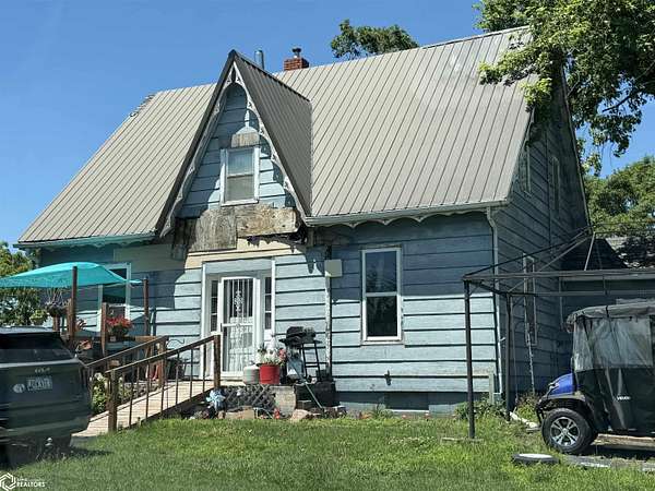 3 Acres of Land with Home for Sale in Chariton, Iowa