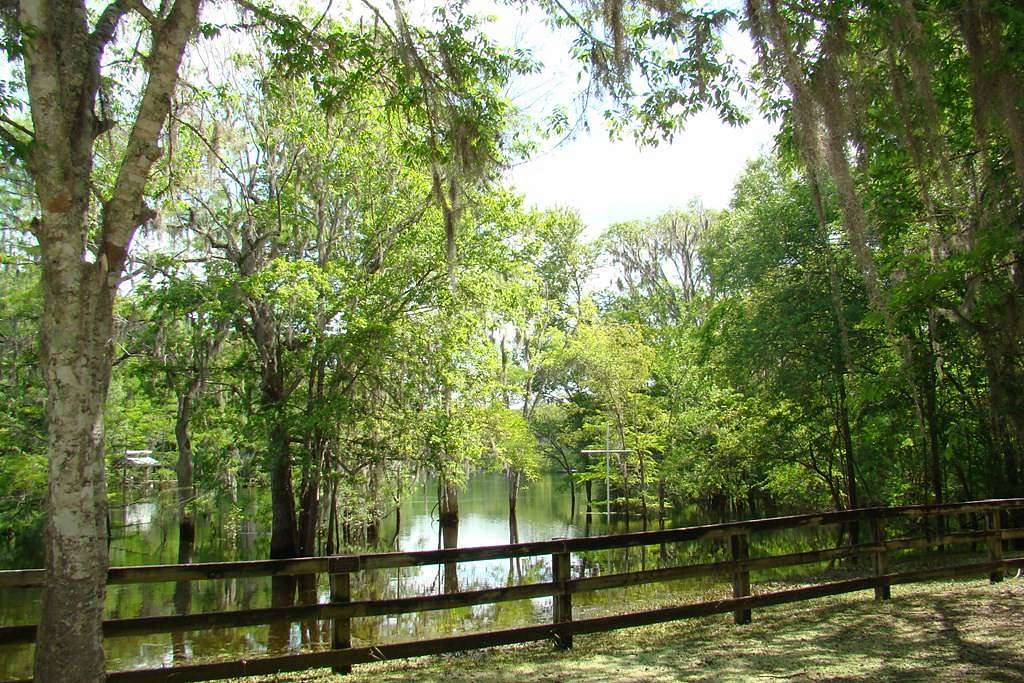 0.93 Acres of Land for Sale in Branford, Florida