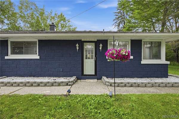 2.1 Acres of Land with Home for Sale in Clarence, New York