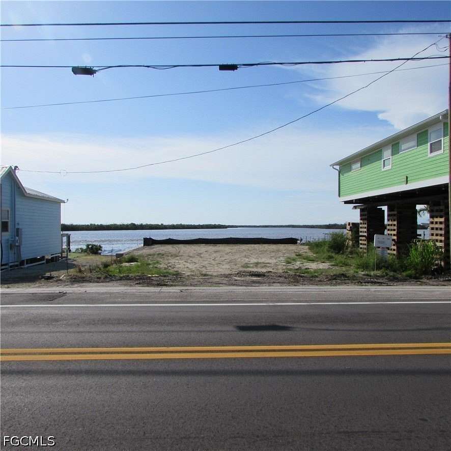 0.12 Acres of Mixed-Use Land for Sale in Matlacha, Florida