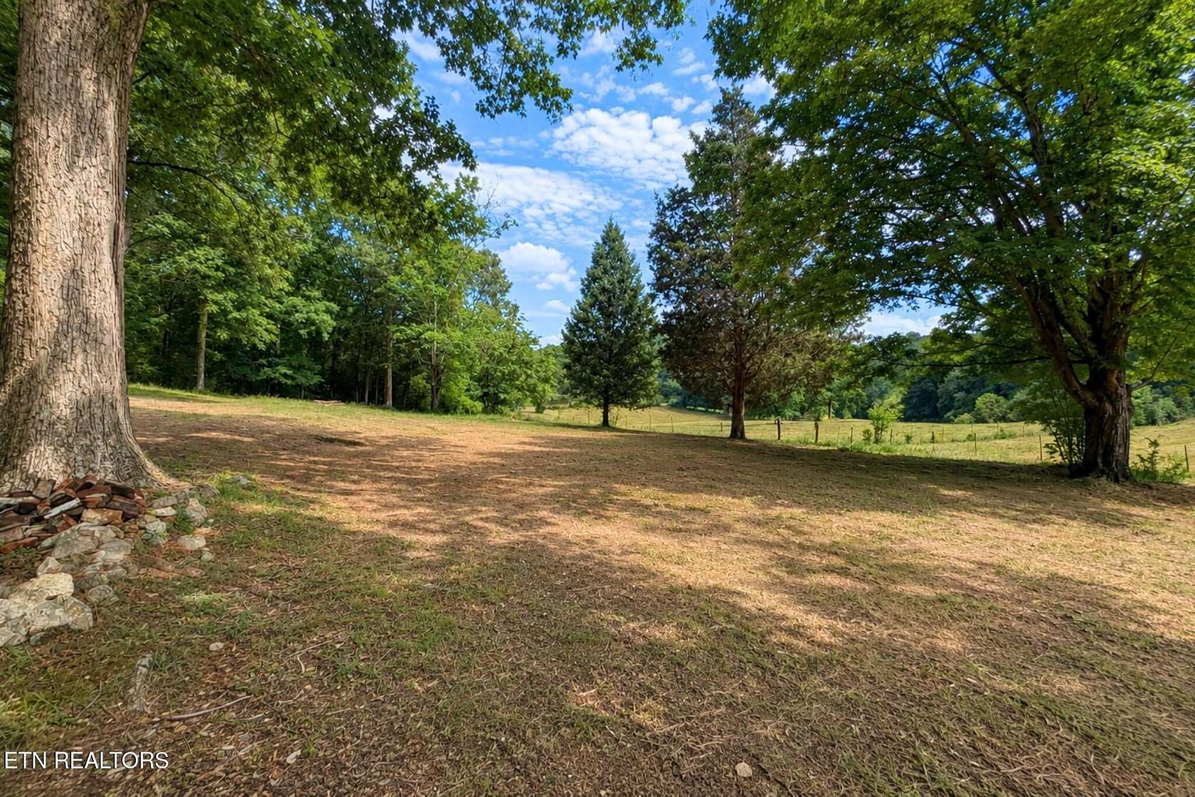 23.3 Acres of Land for Sale in Loudon, Tennessee