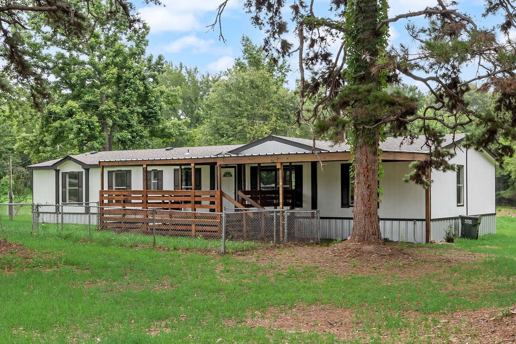 2.24 Acres of Land with Home for Sale in Kilgore, Texas
