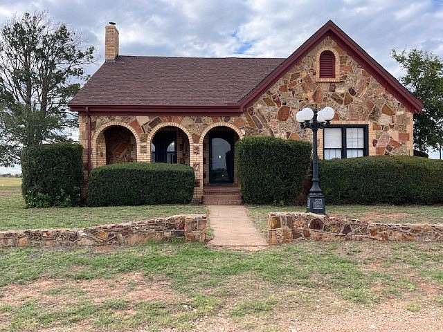 4 Acres of Land with Home for Sale in Rotan, Texas